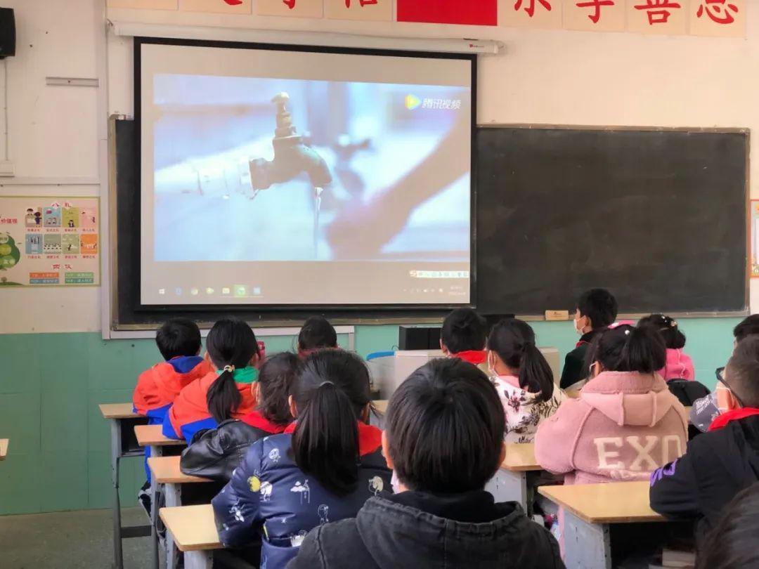 放了油和盐揉的面团能做什么吃？游戏画面